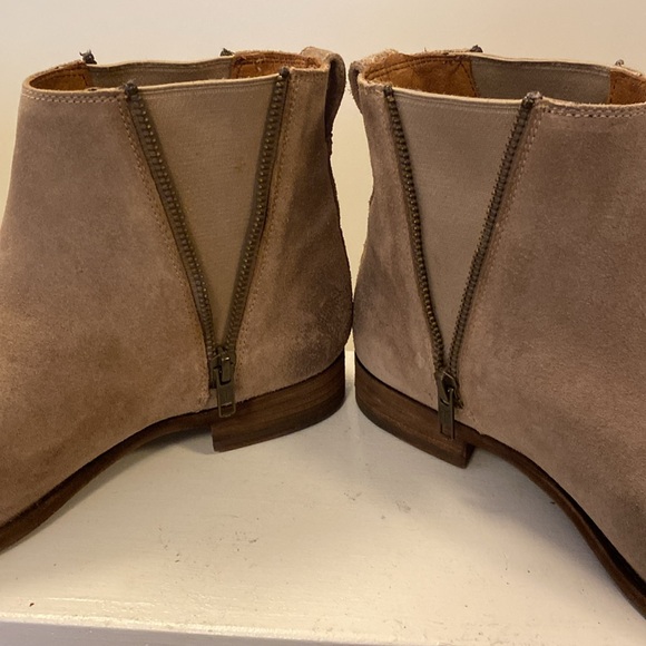 Frye Carly Zip Chelsea Booties in ash suede - Picture 6 of 9